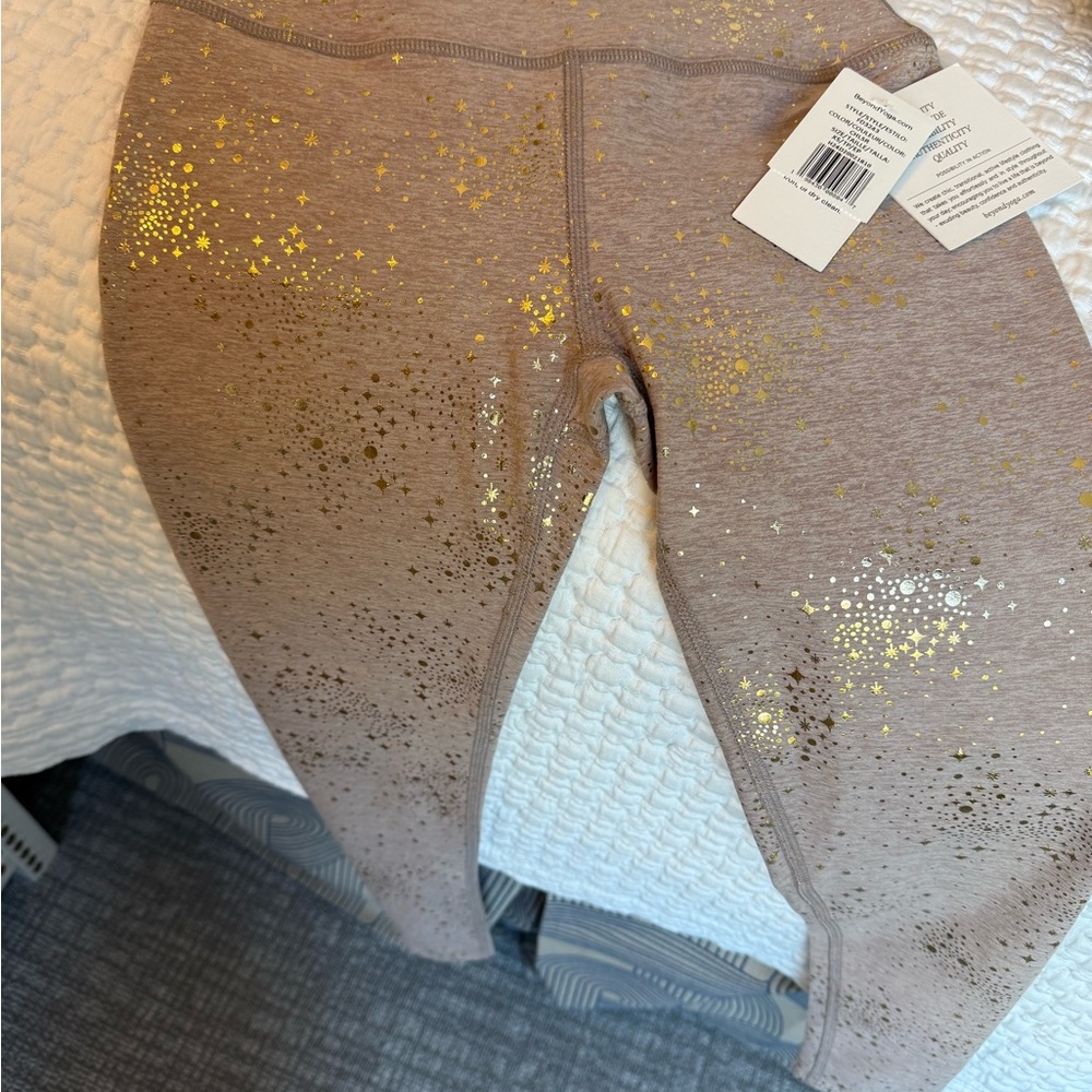 Beyond Yoga metallic Star tights